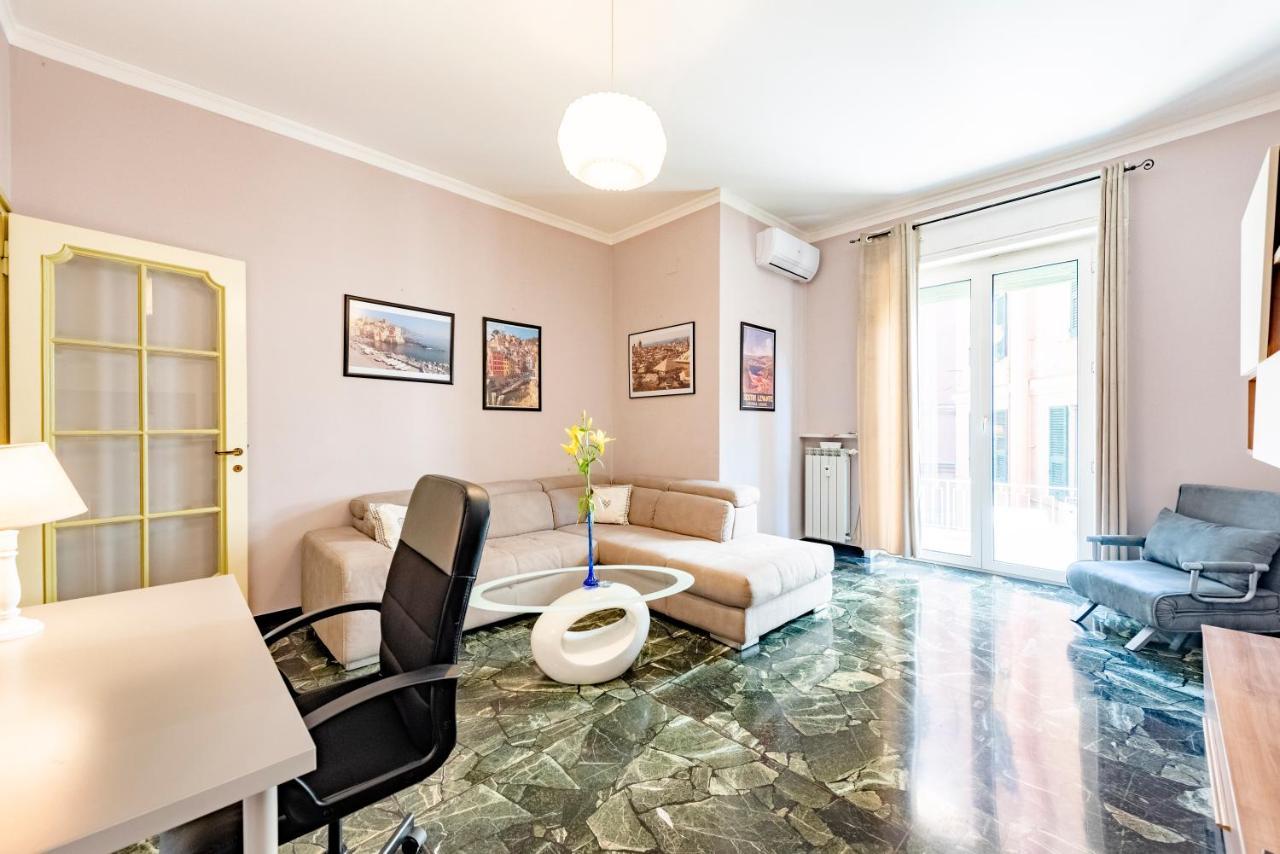 Appartement Joivy Cute Flat With Terrace à Gênes Extérieur photo